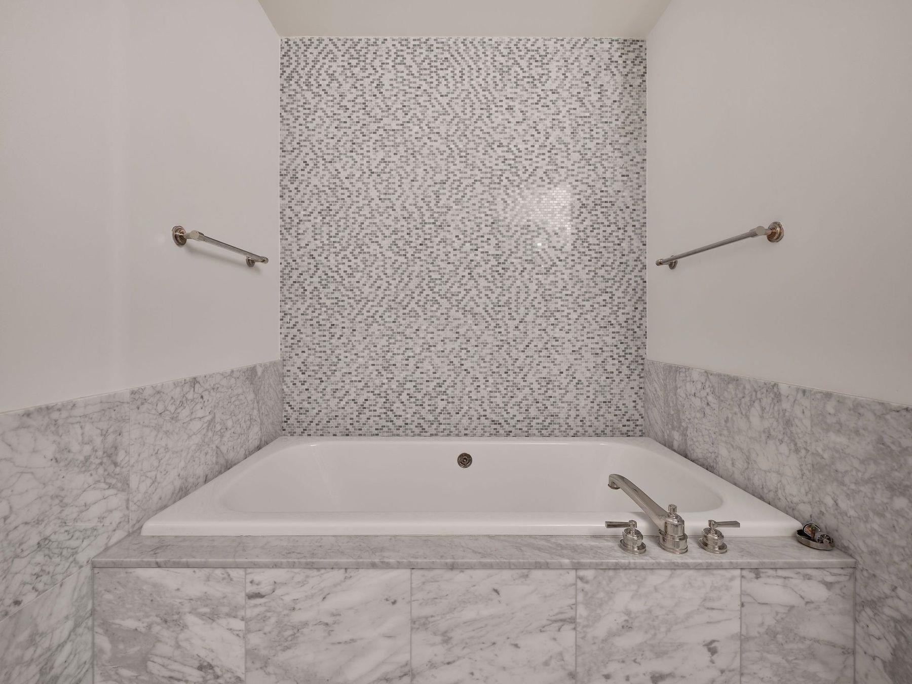 The Jewelbox at the Austonian