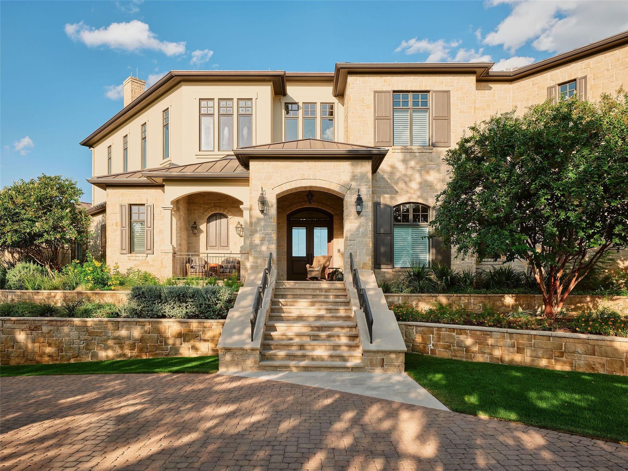 1415 Mount Larson RD
