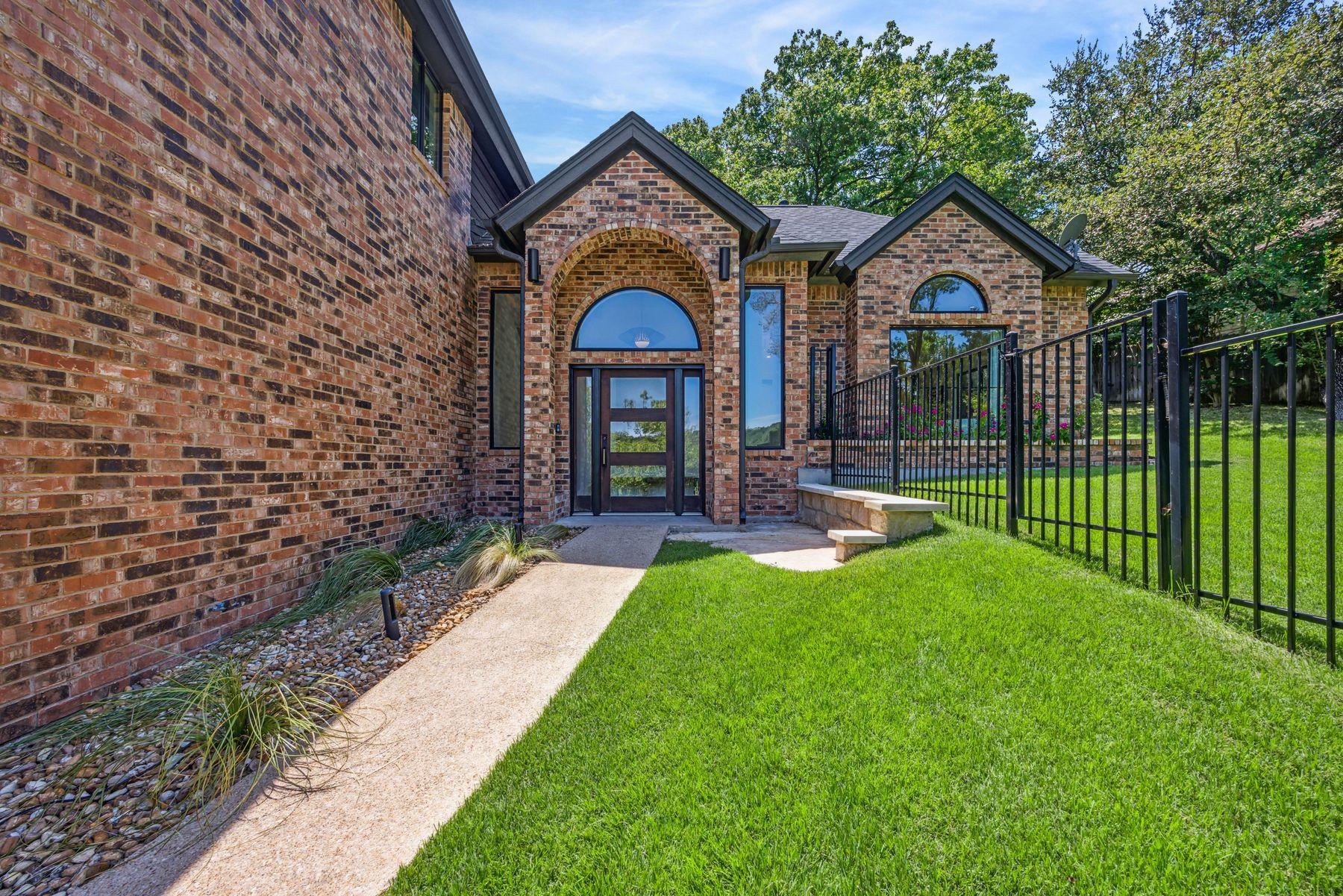 3911 Dry Creek DR