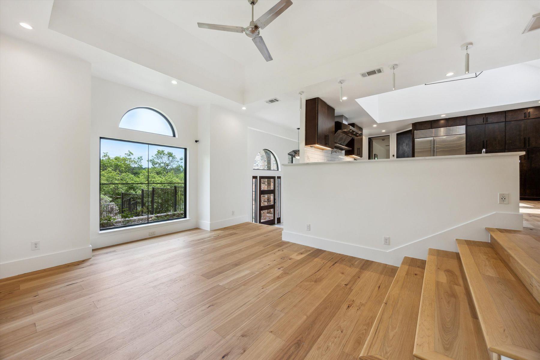 3911 Dry Creek DR