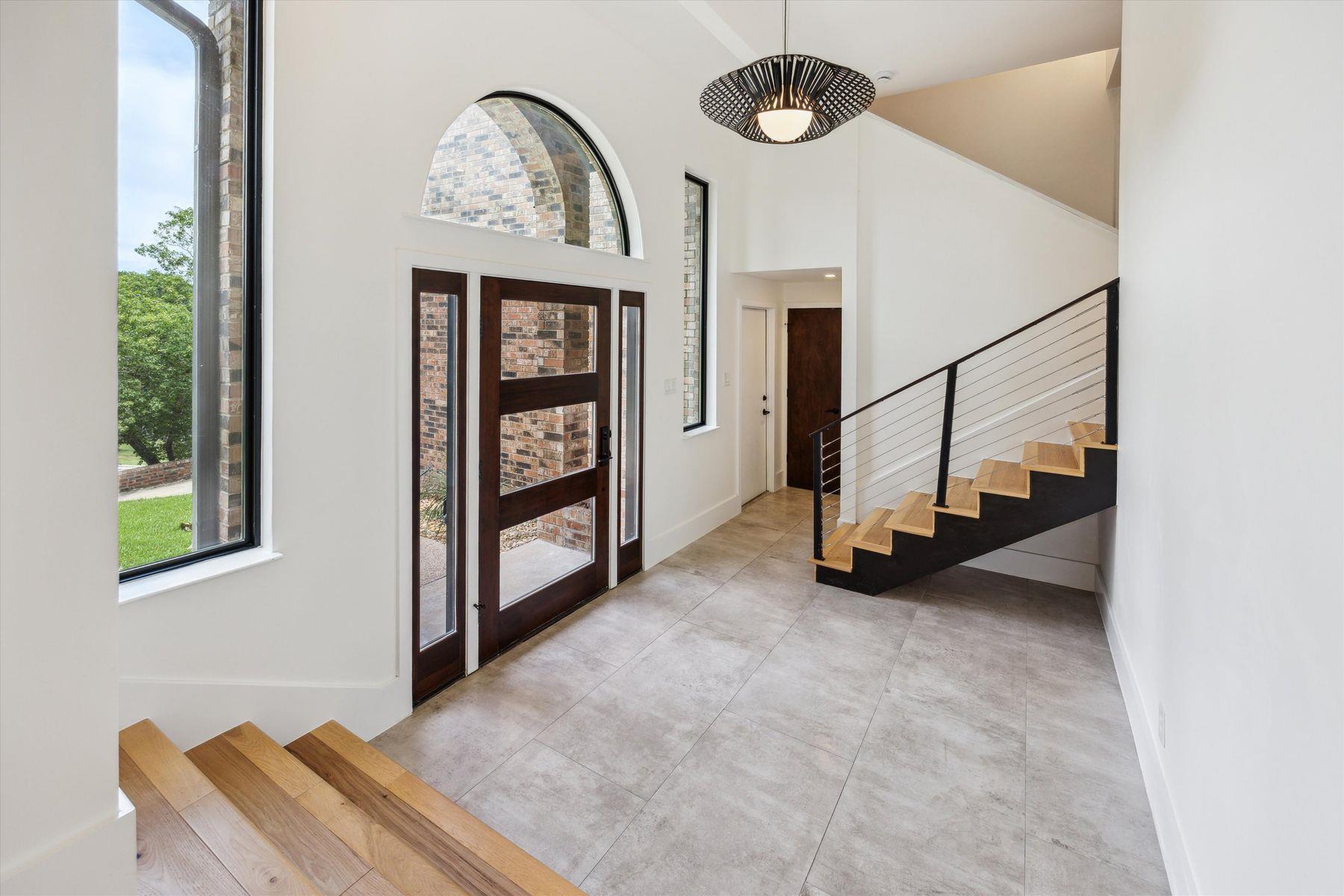 3911 Dry Creek DR