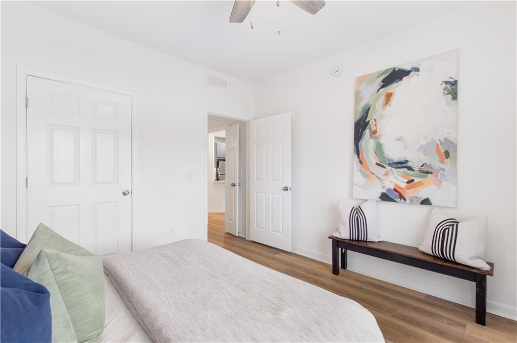 2700 Pine Tree Road NE Unit 2201