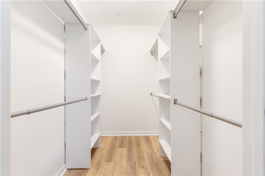 2700 Pine Tree Road NE Unit 2201