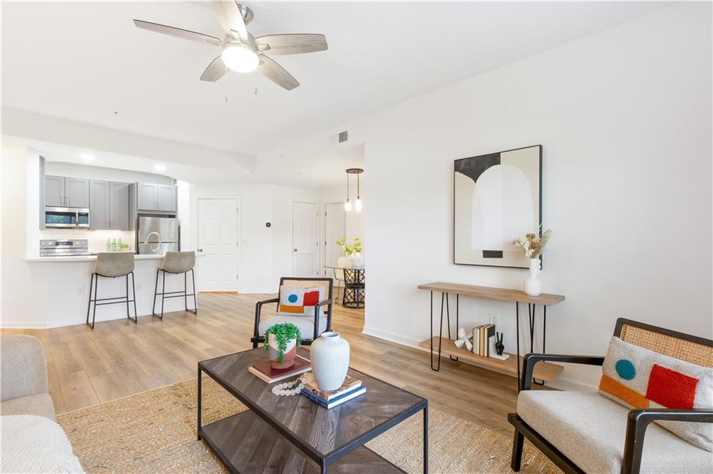 2700 Pine Tree Road NE Unit 2201