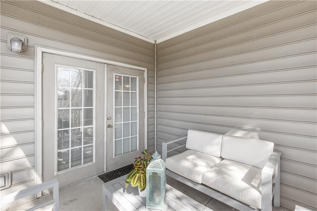 2700 Pine Tree Road NE Unit 2201