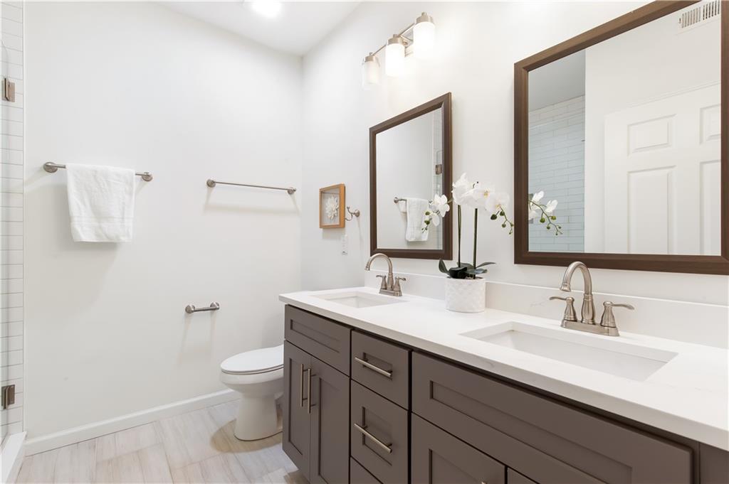 2700 Pine Tree Road NE Unit 2201