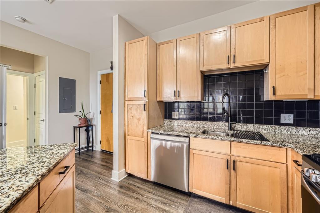 799 Hammond Drive Unit 427