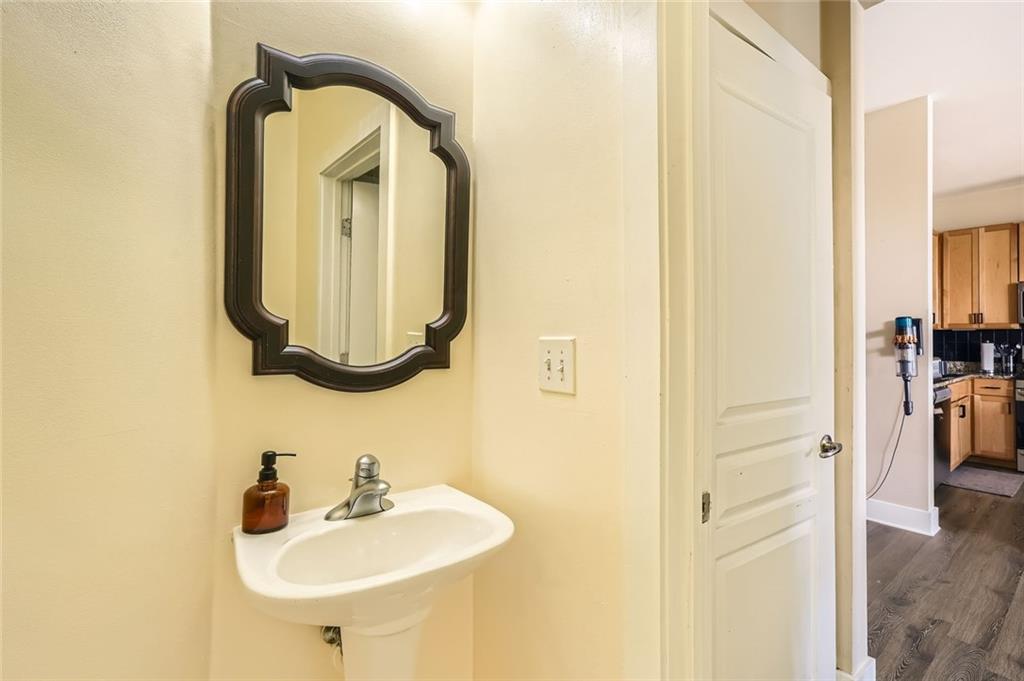 799 Hammond Drive Unit 427