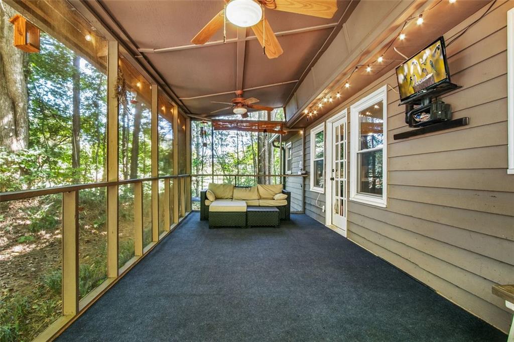 161 W Mountain Oak Street