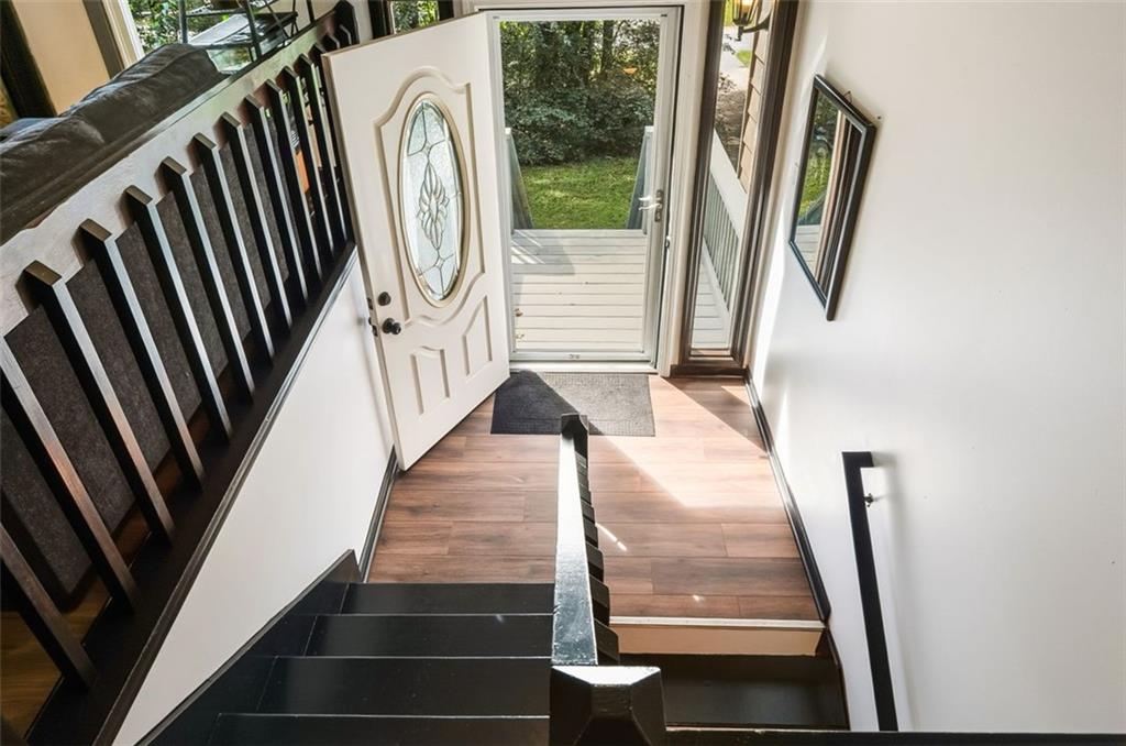 161 W Mountain Oak Street