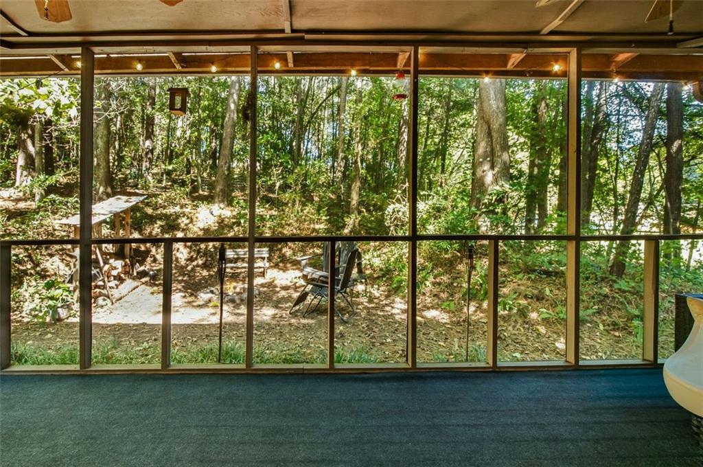 161 W Mountain Oak Street