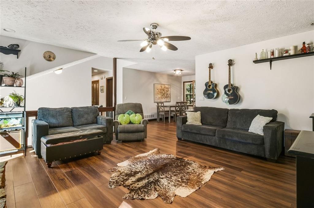 161 W Mountain Oak Street