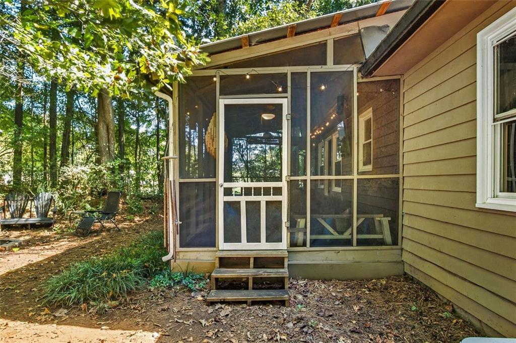 161 W Mountain Oak Street