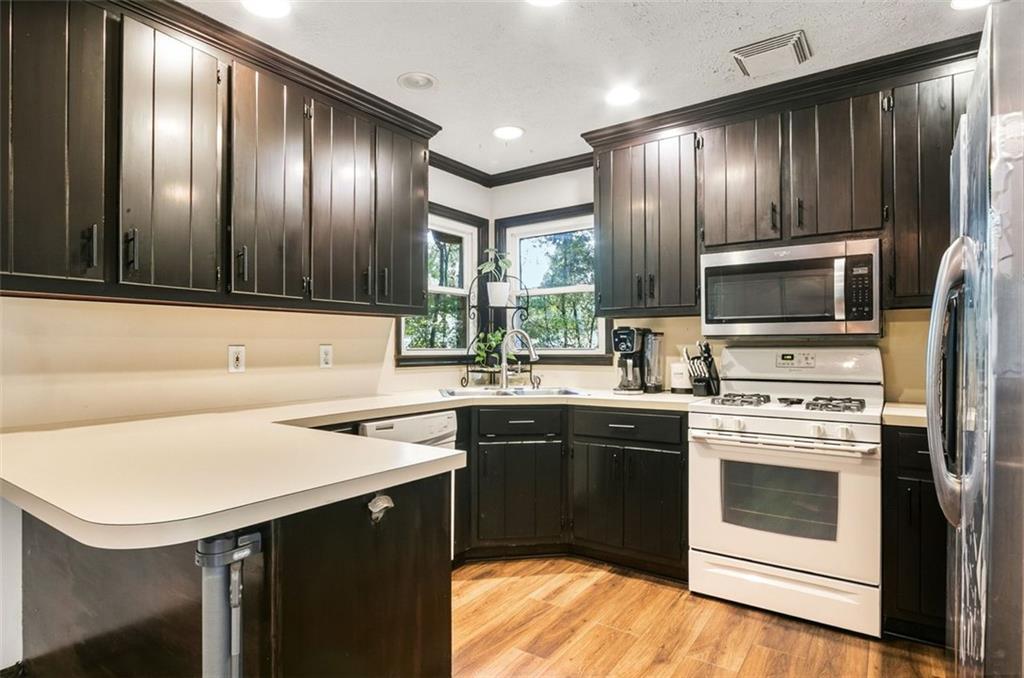 161 W Mountain Oak Street