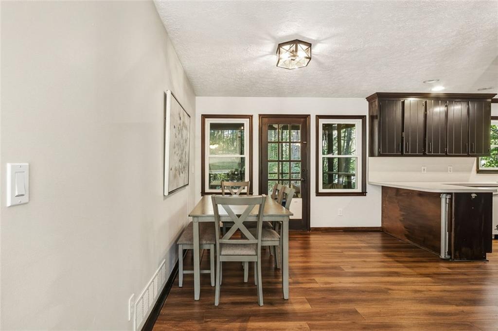 161 W Mountain Oak Street