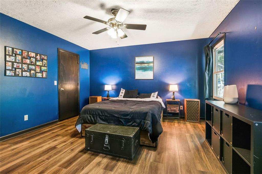 161 W Mountain Oak Street