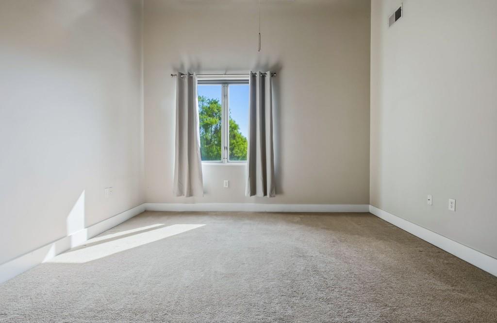 15 Waddell Street NE Unit 303