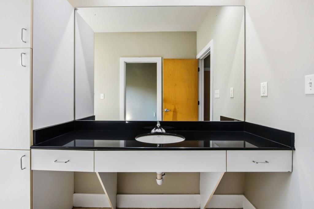 15 Waddell Street NE Unit 303