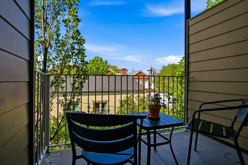 15 Waddell Street NE Unit 303