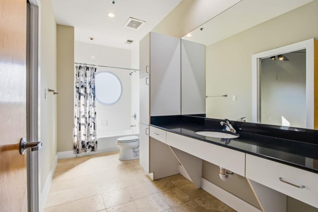 15 Waddell Street NE Unit 303