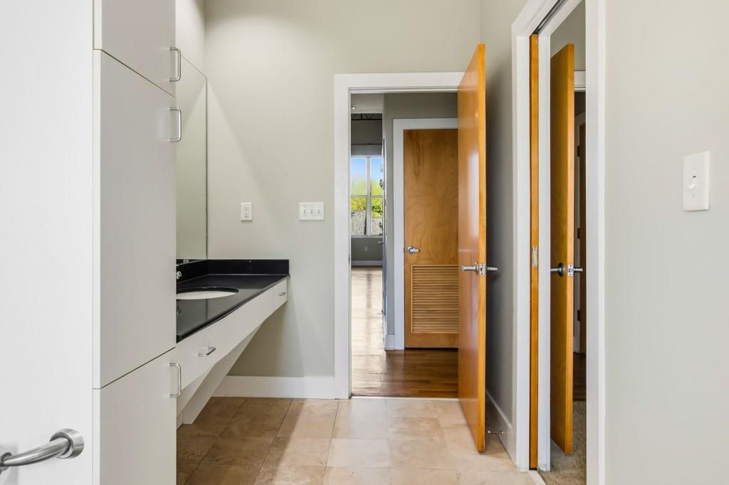 15 Waddell Street NE Unit 303