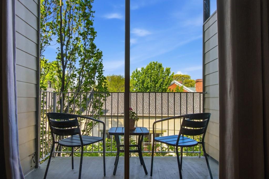 15 Waddell Street NE Unit 303