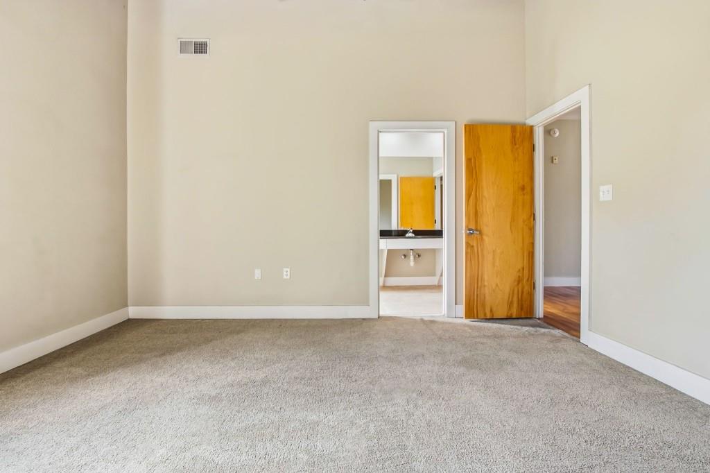 15 Waddell Street NE Unit 303