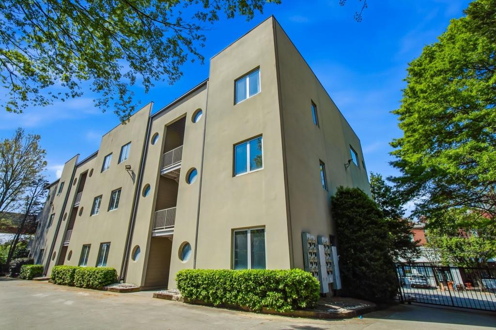 15 Waddell Street NE Unit 303