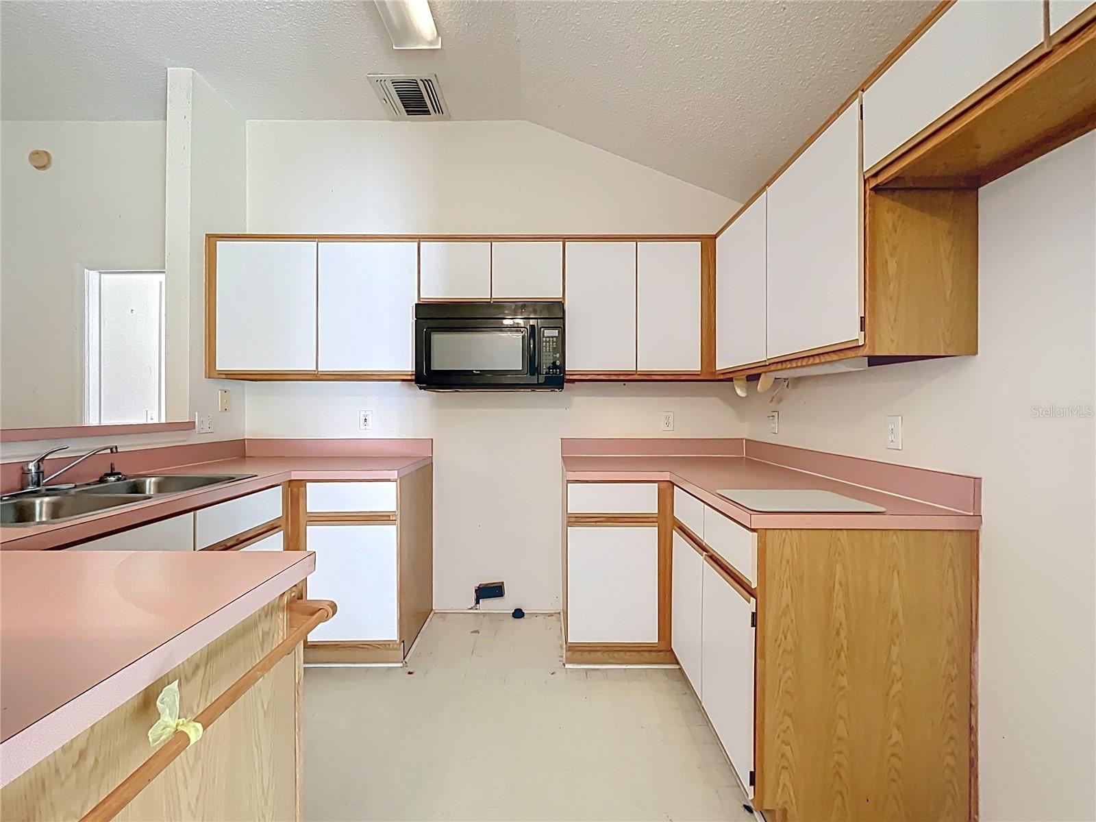 511 COVENTRY CT