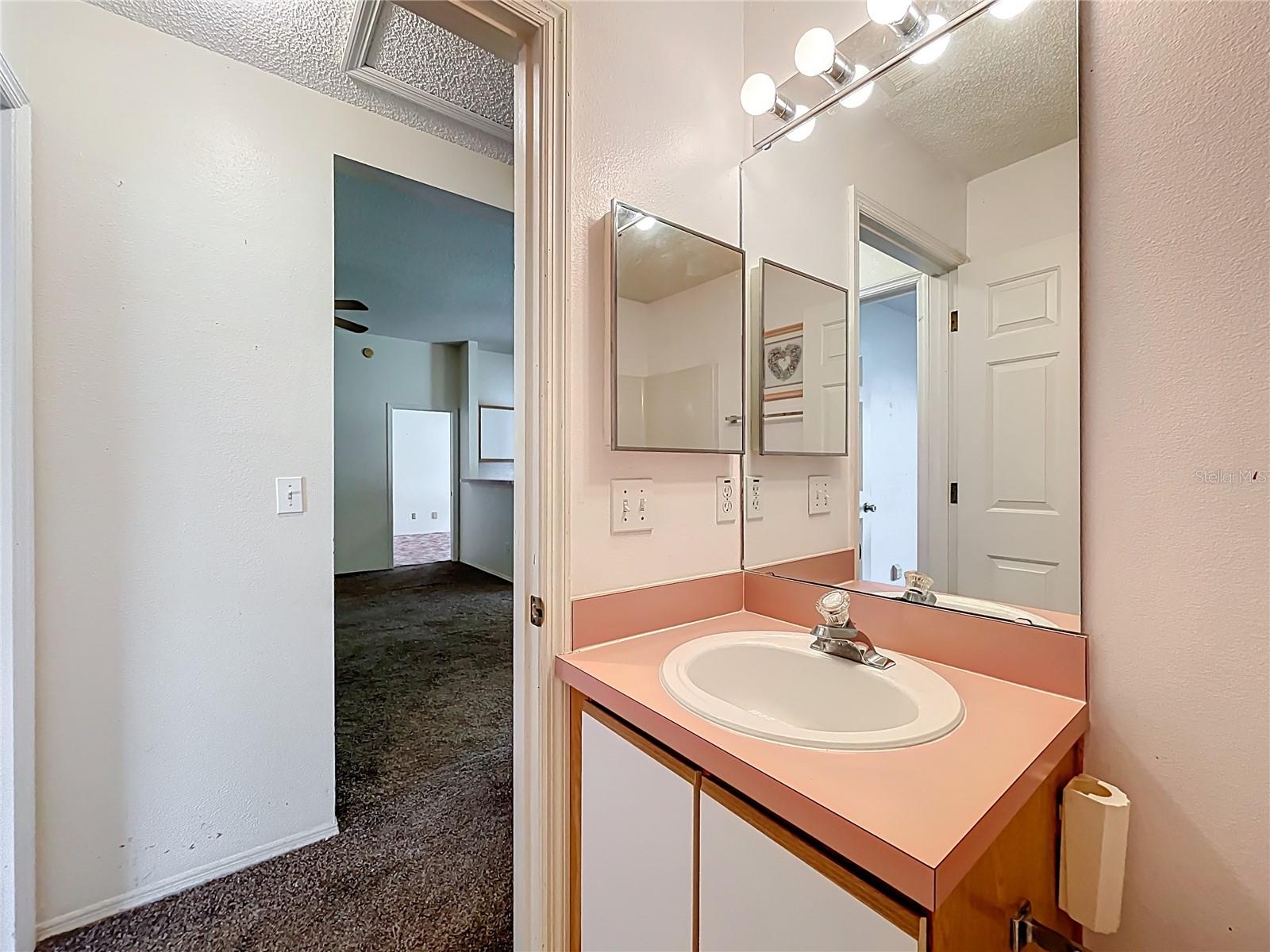 511 COVENTRY CT