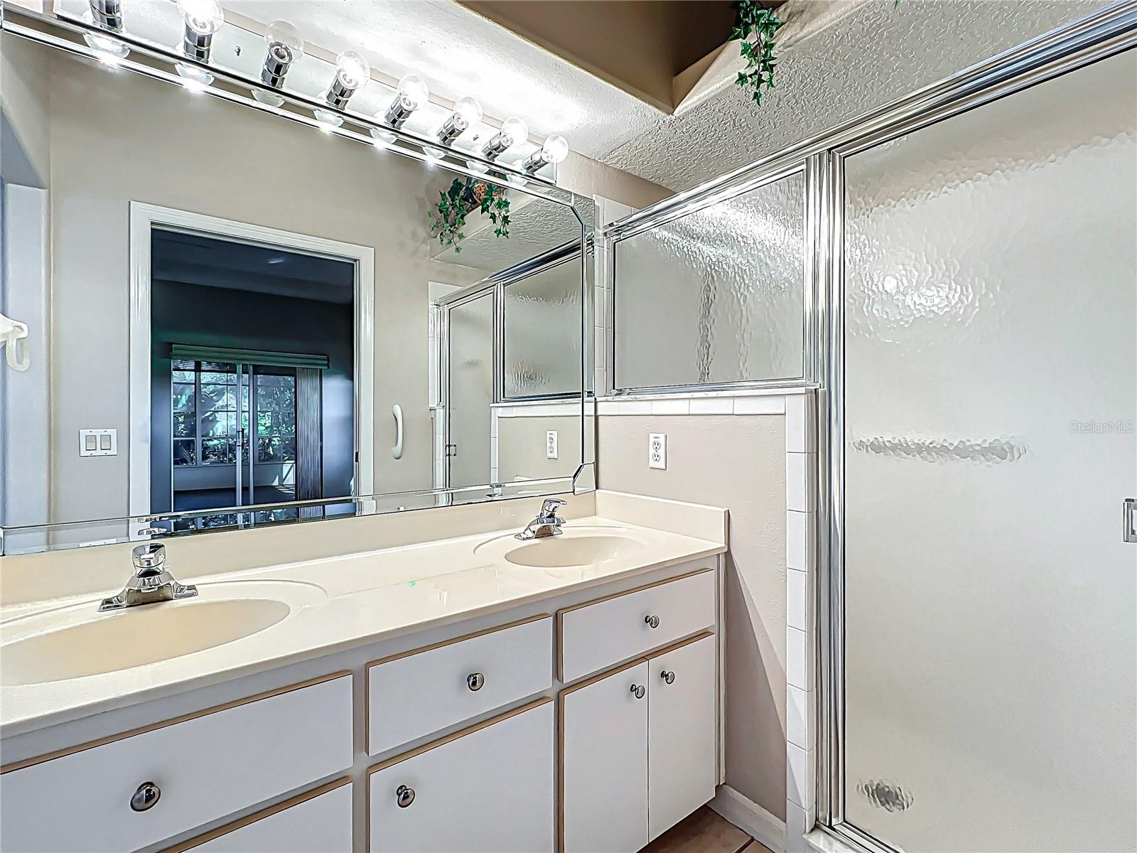 21636 KING HENRY AVE