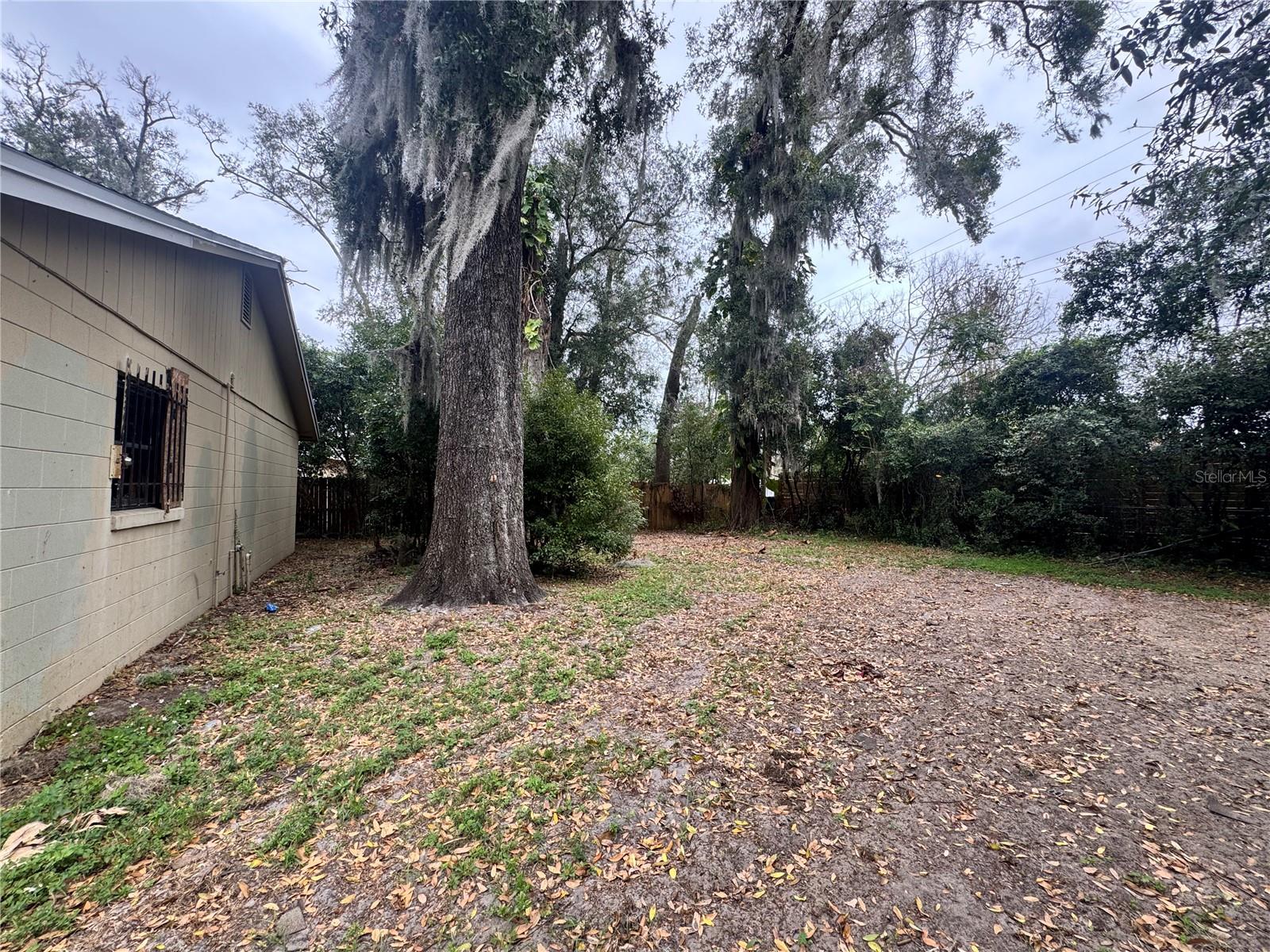 115 S LAKE PLEASANT RD