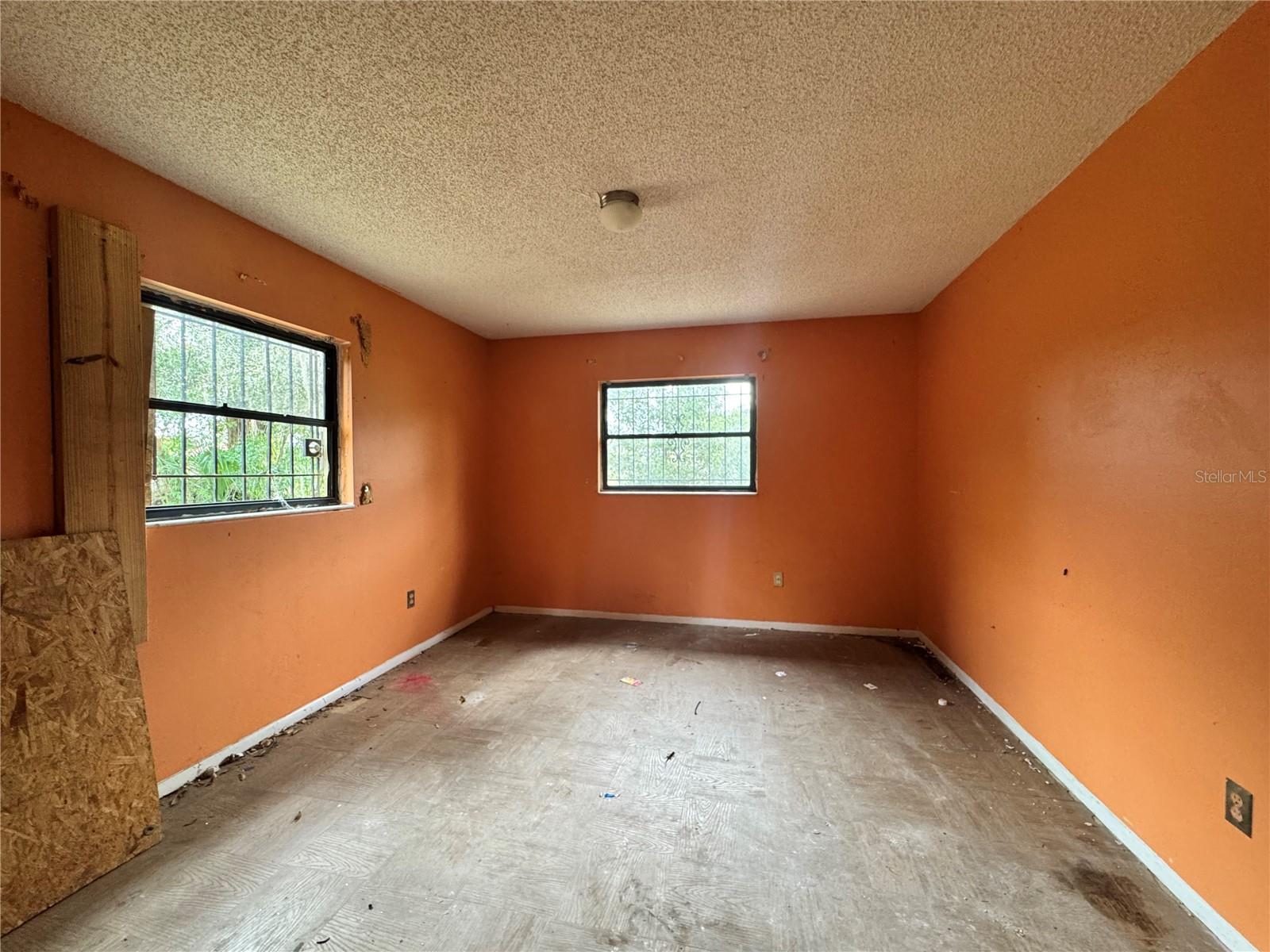 115 S LAKE PLEASANT RD