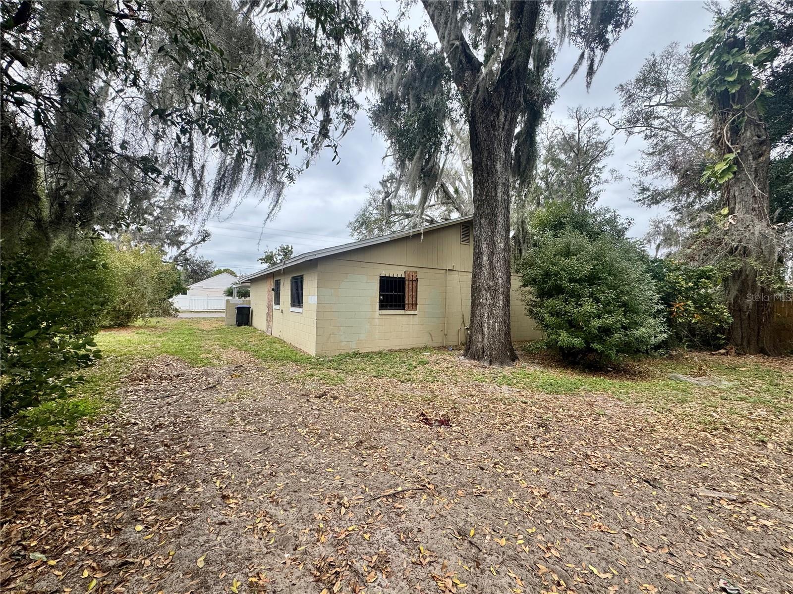 115 S LAKE PLEASANT RD