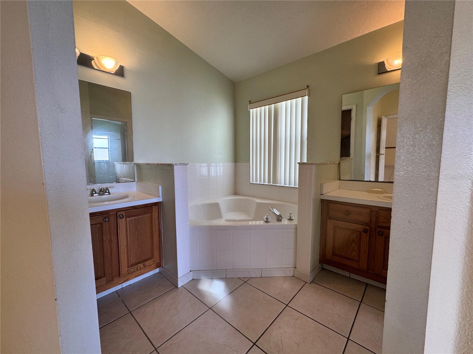 235 TUSCANY POINTE AVE