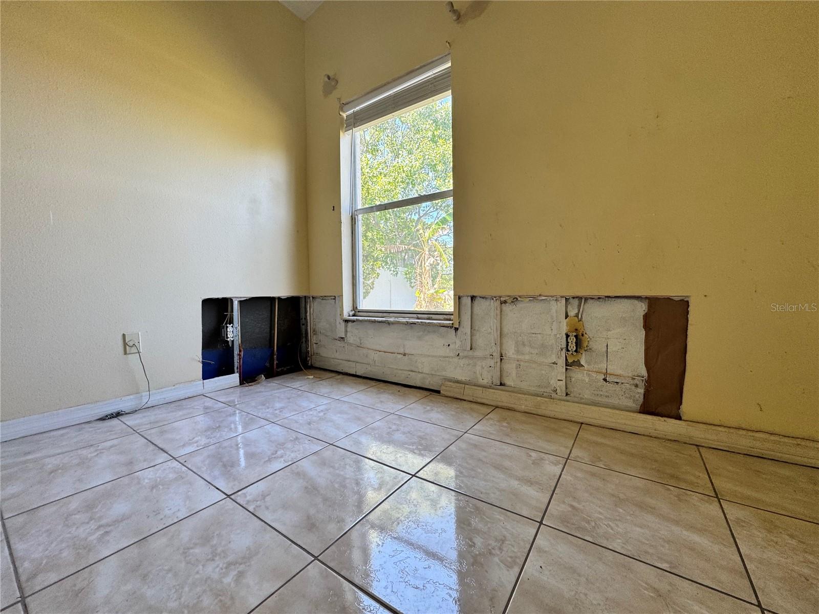 235 TUSCANY POINTE AVE