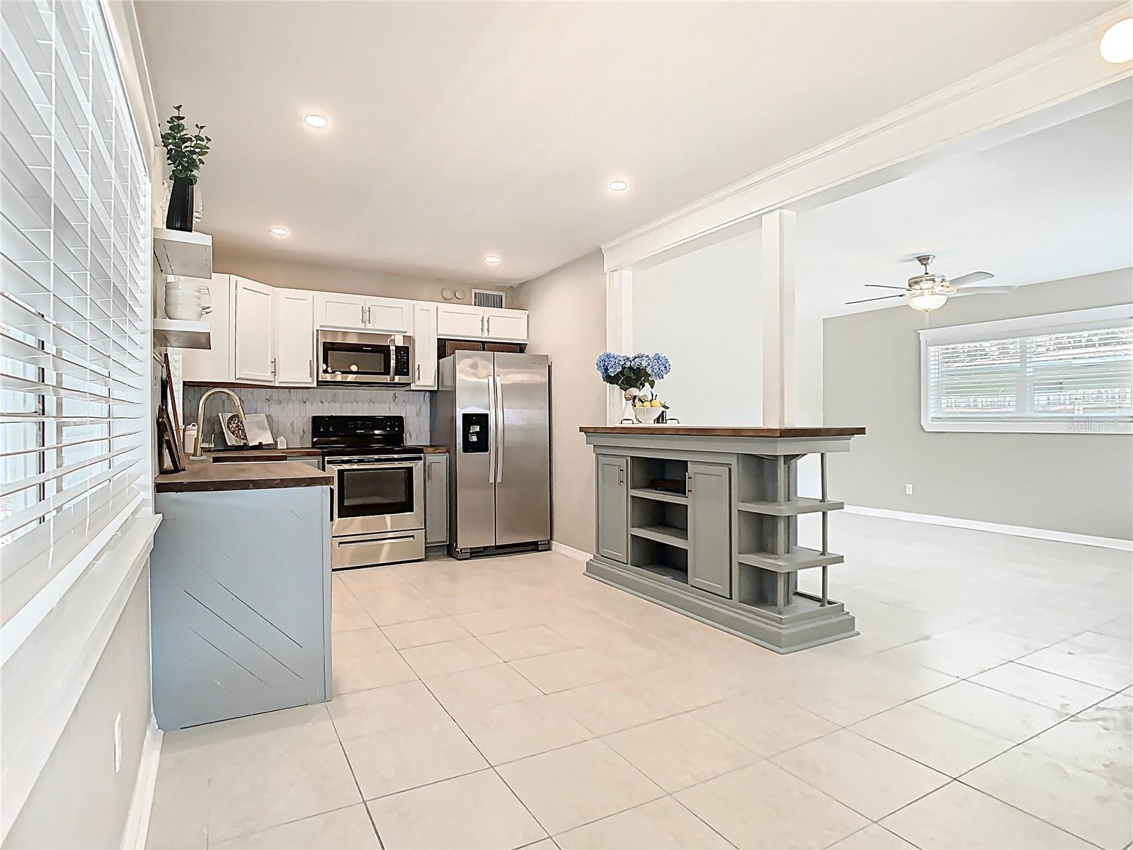 844 ROSALIA DR