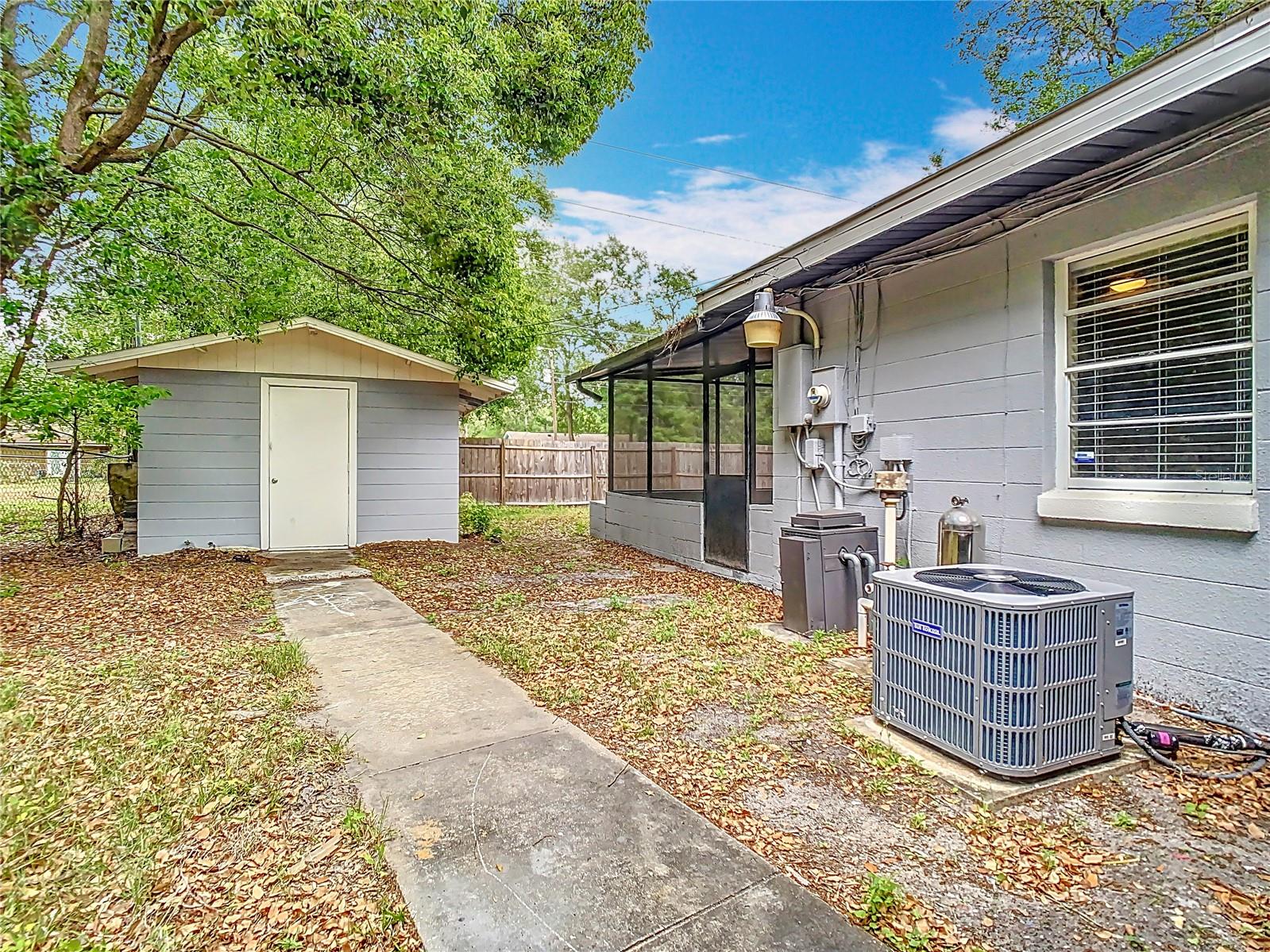844 ROSALIA DR