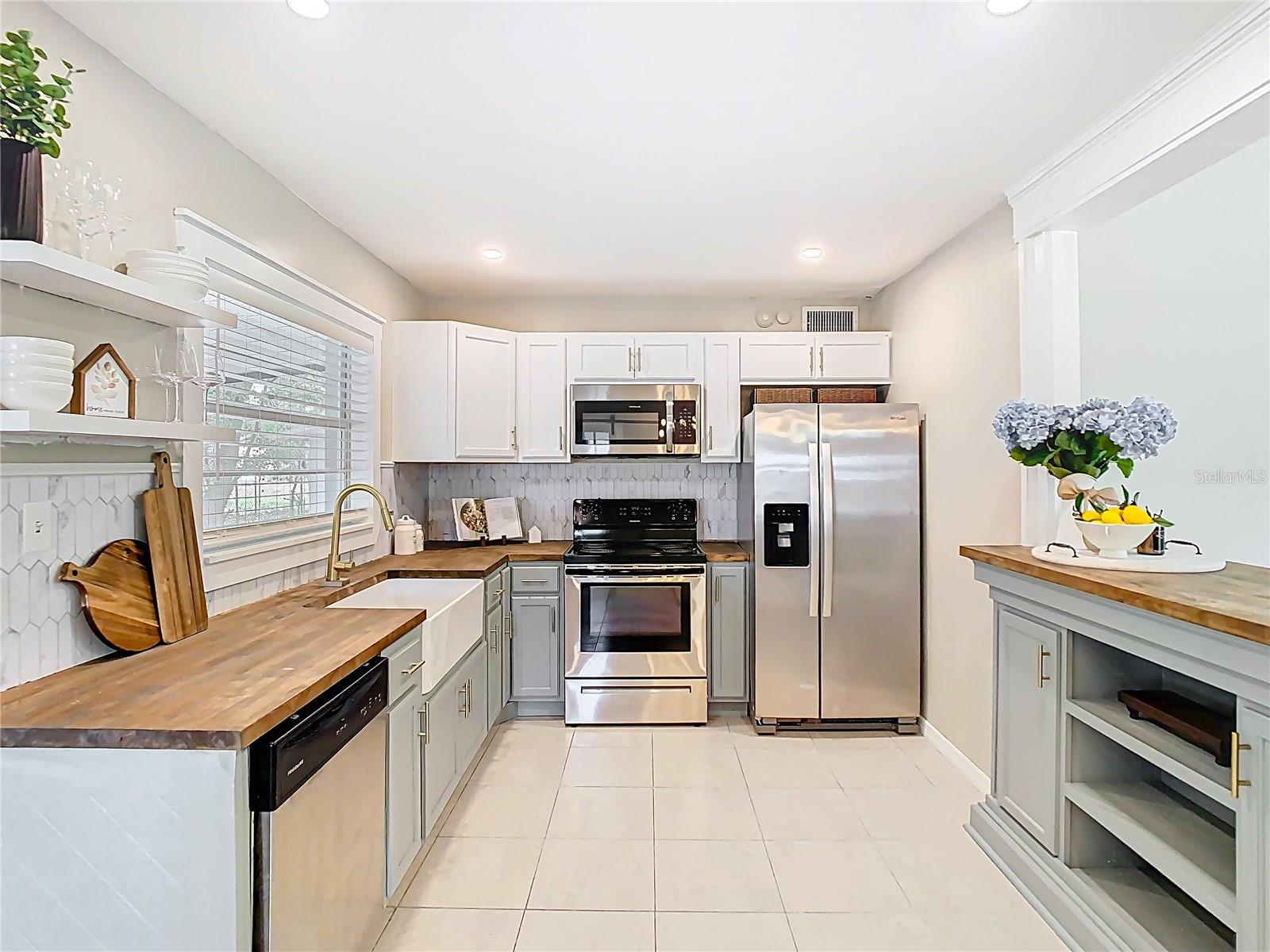 844 ROSALIA DR