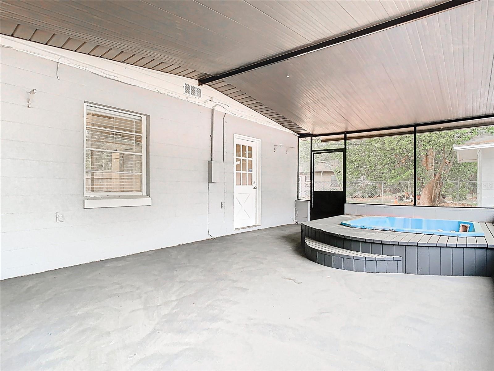 844 ROSALIA DR