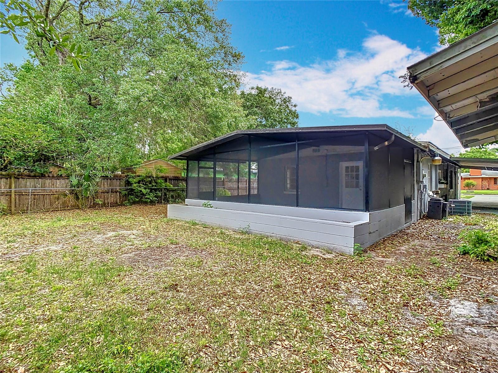 844 ROSALIA DR