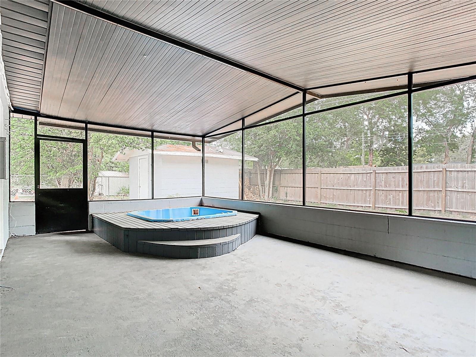 844 ROSALIA DR