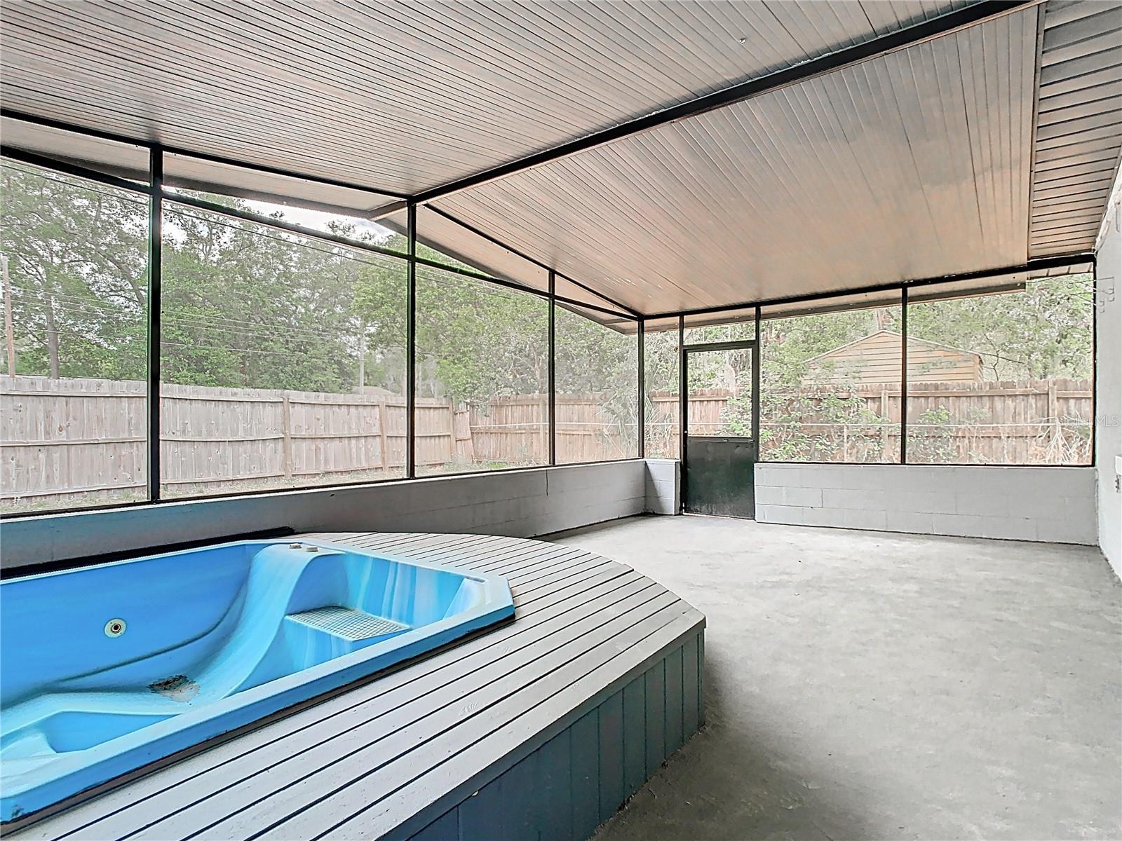 844 ROSALIA DR