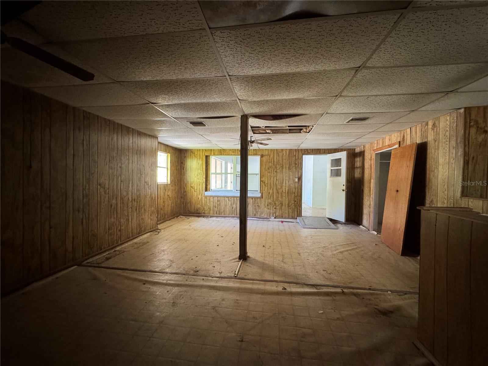 122 LAUREL DR