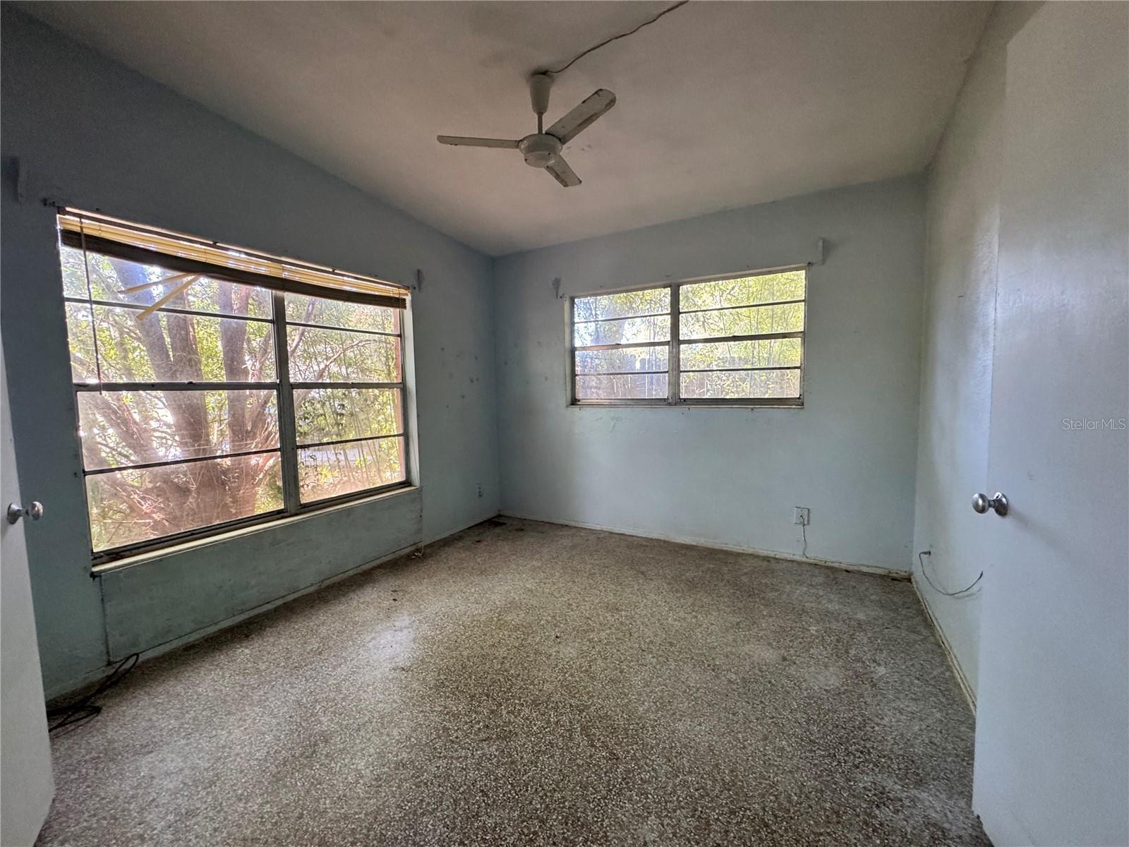 122 LAUREL DR