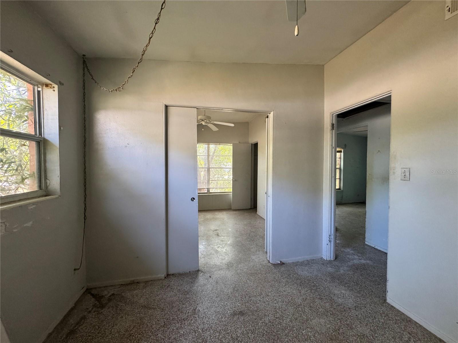 122 LAUREL DR