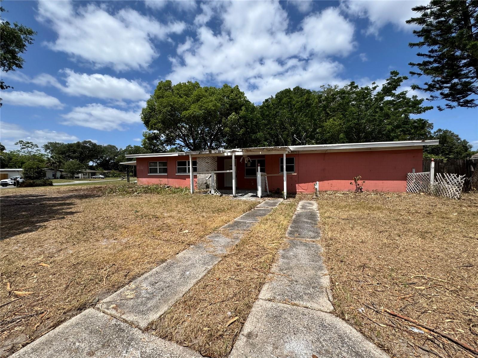 122 LAUREL DR