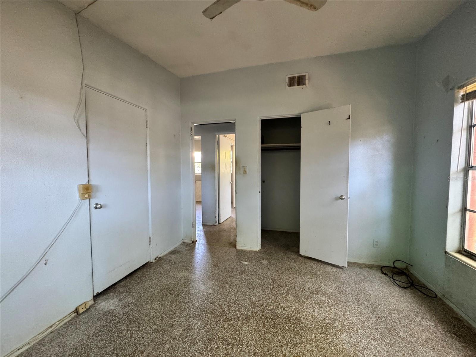 122 LAUREL DR