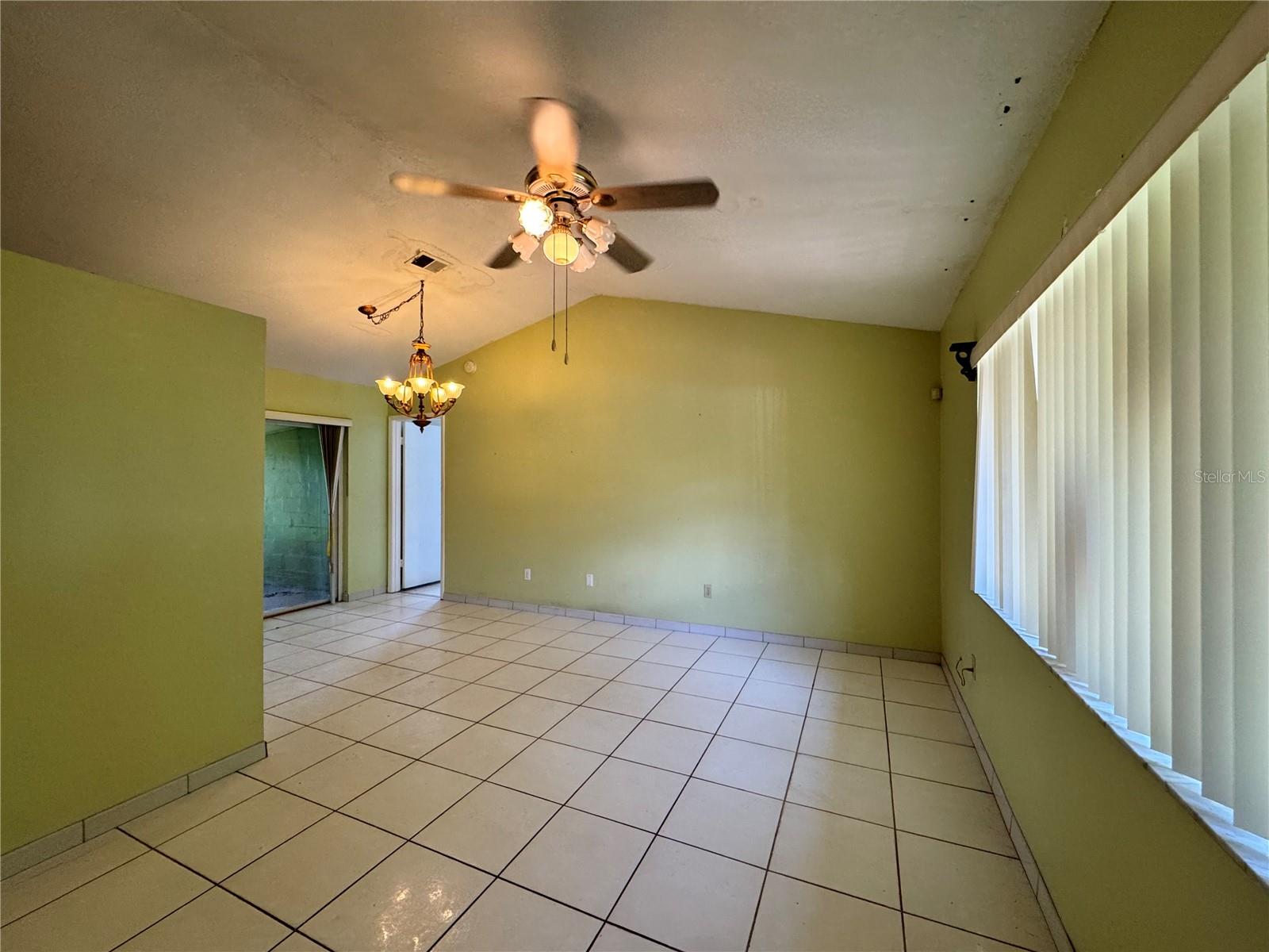 132 ACAPULCO DR