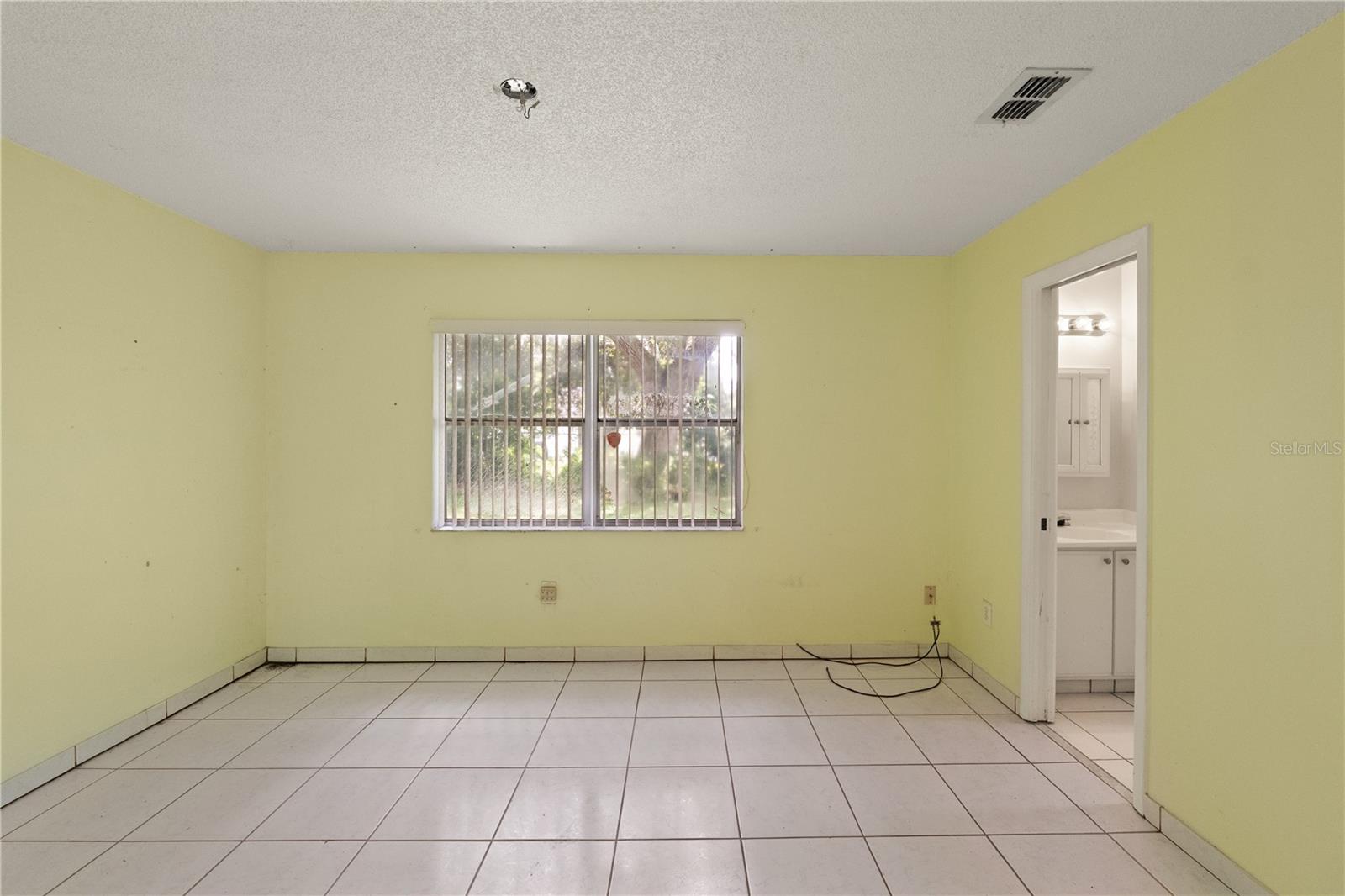132 ACAPULCO DR